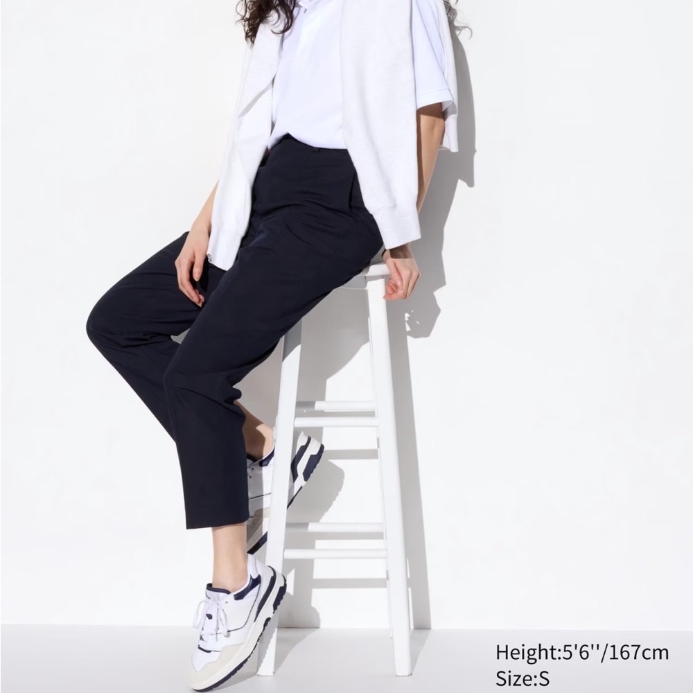 Uniqlo Smart Ankle Pants in Navy